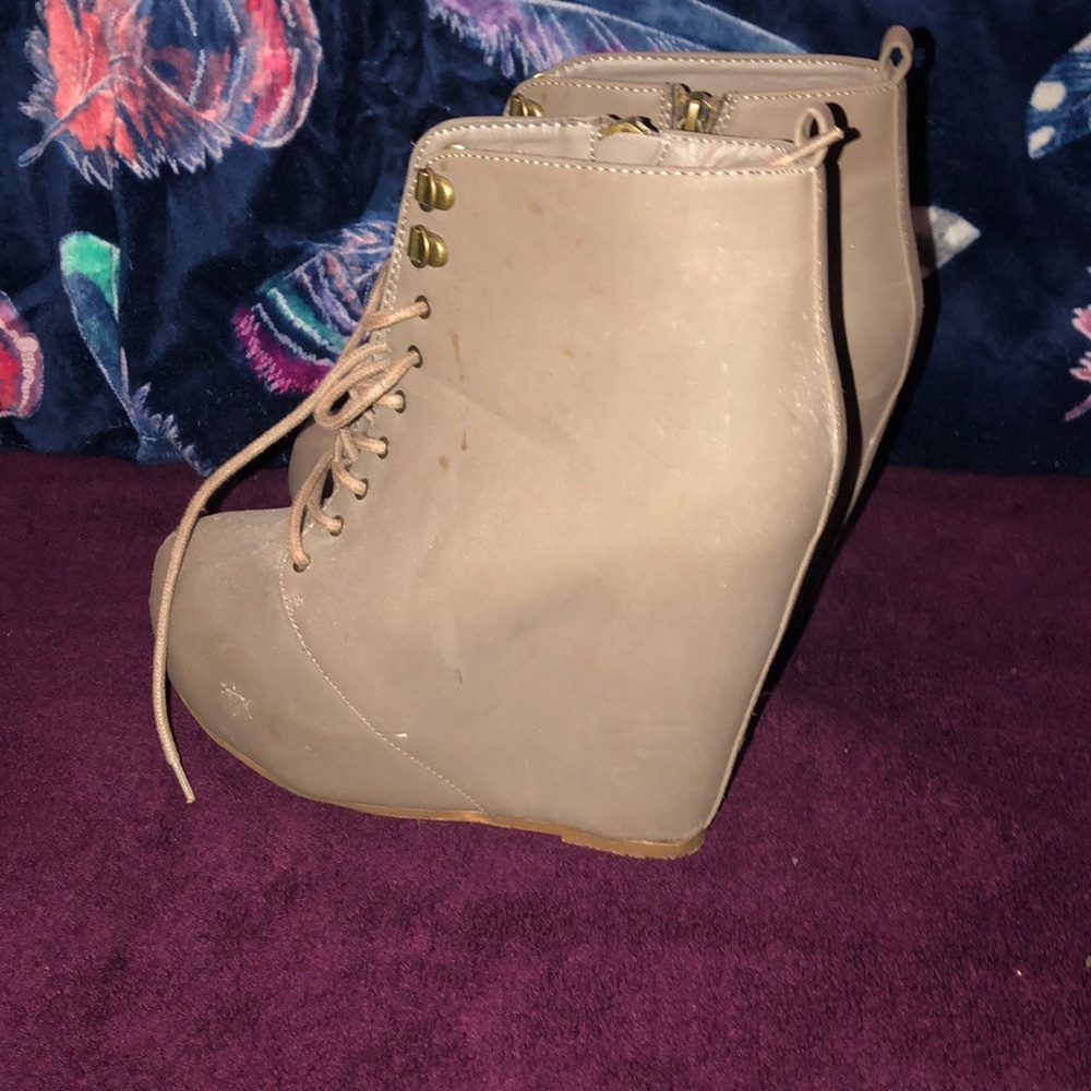 Shoes - Picture 3 of 6